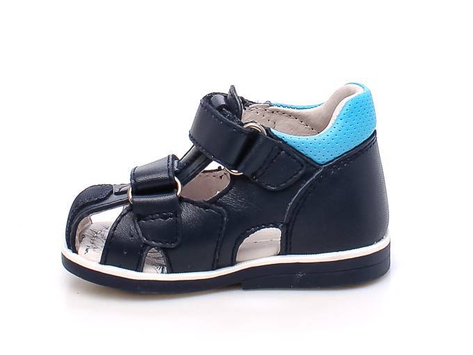 Сандалии закрытые