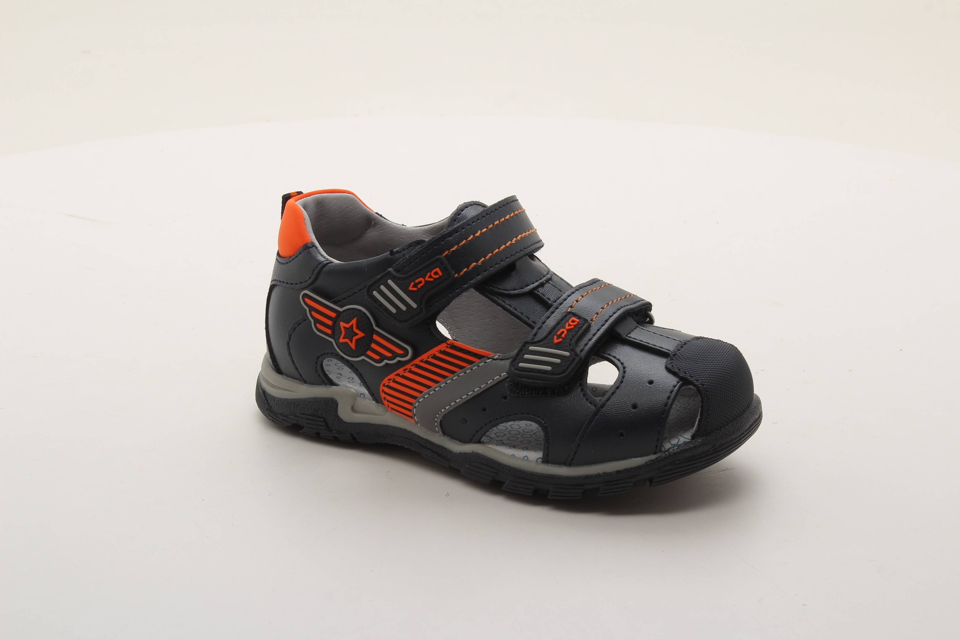 Сандалии закрытые