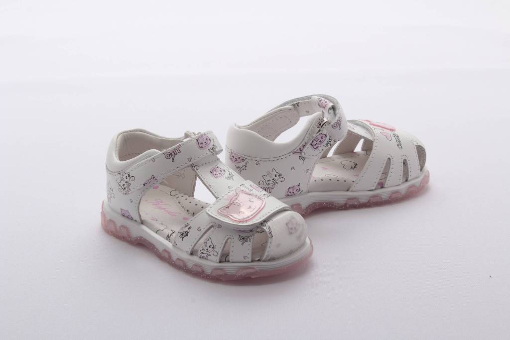 Сандалии закрытые