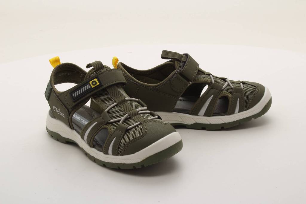 Сандалии закрытые