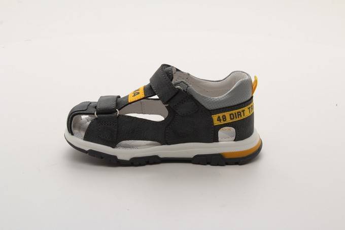 Сандалии закрытые