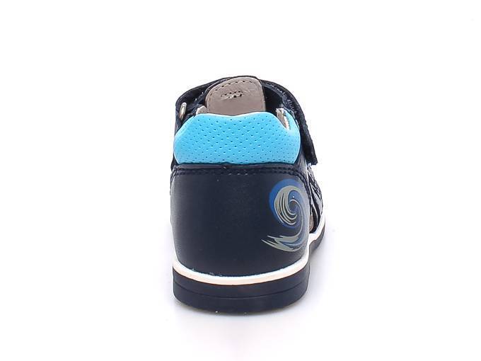 Сандалии закрытые