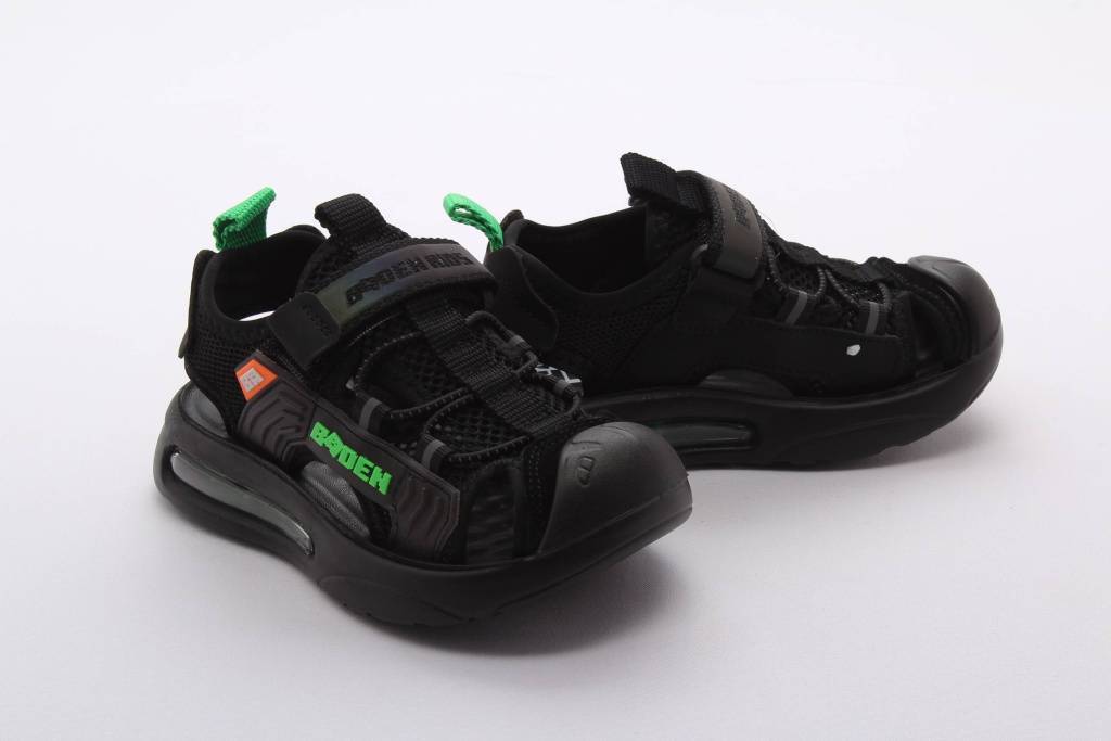 Сандалии закрытые