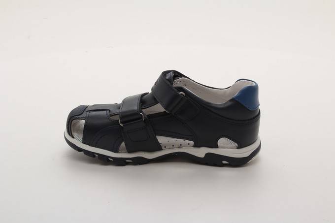 Сандалии закрытые