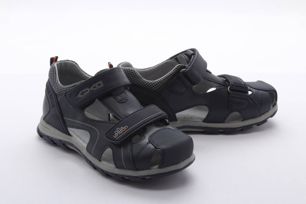 Сандалии закрытые