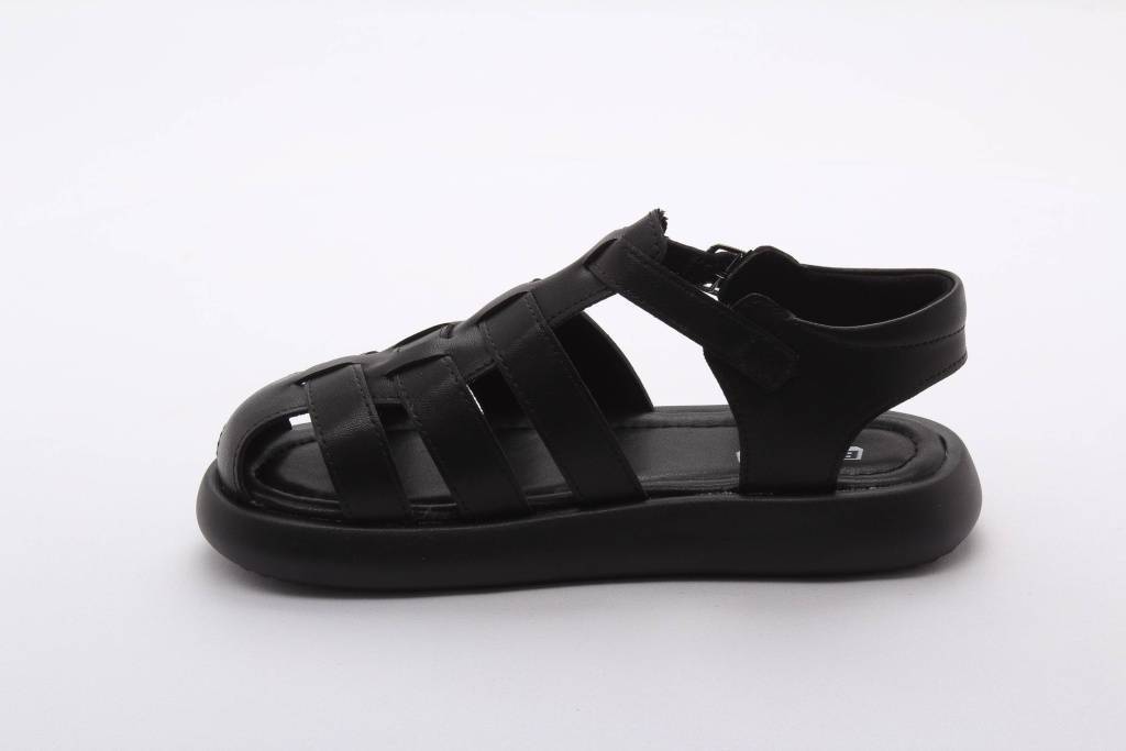 Сандалии закрытые