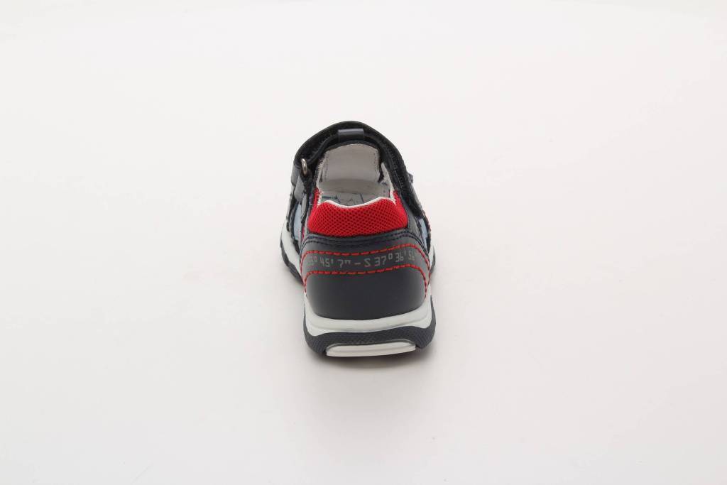 Сандалии закрытые