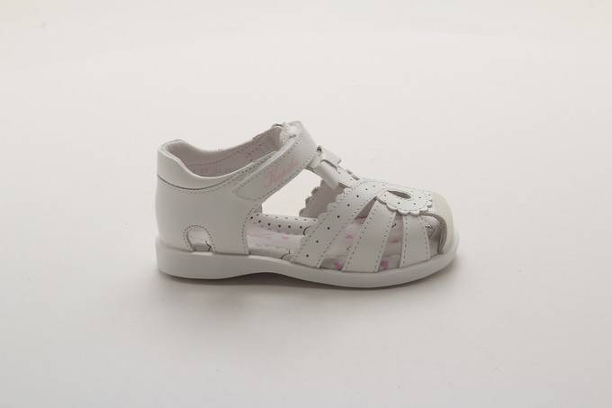 Сандалии закрытые