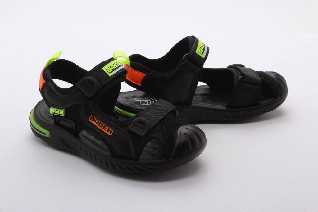 Сандалии закрытые