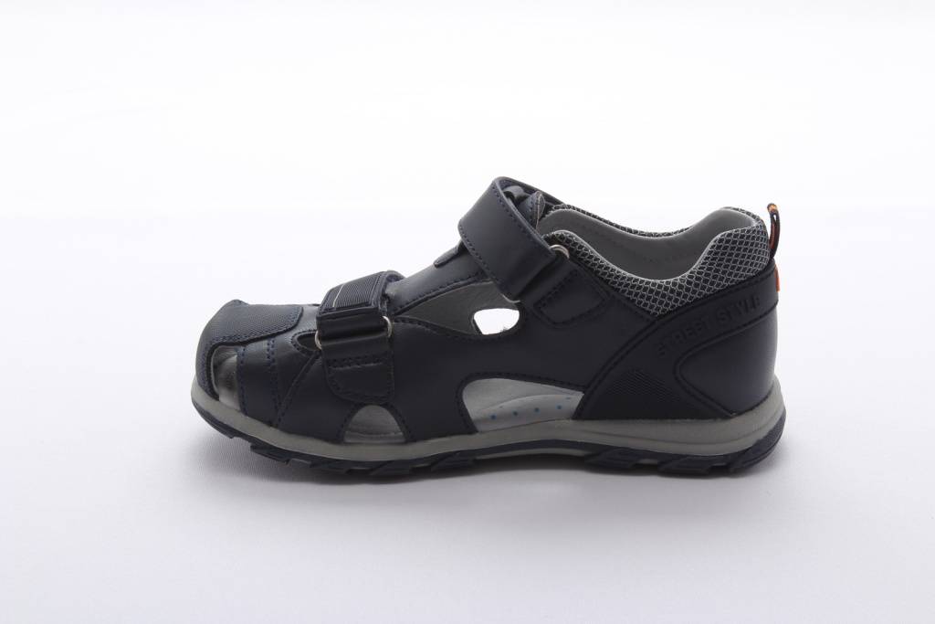 Сандалии закрытые